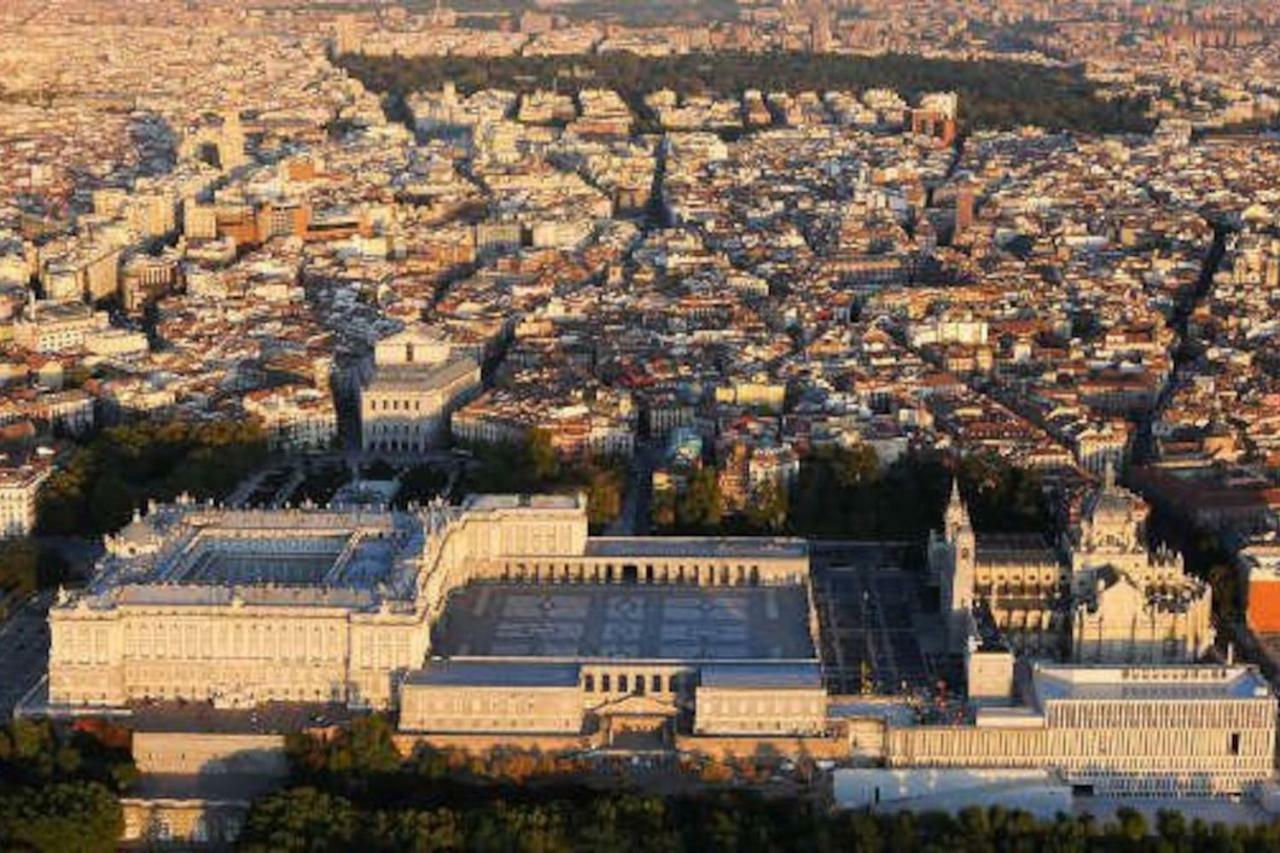 Centric Plaza Mayor Madrid Eksteriør billede